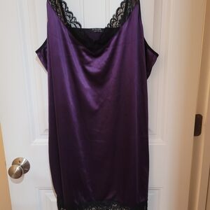 Involand elegant Purple Lace Trim Nightgown. Size 22W
